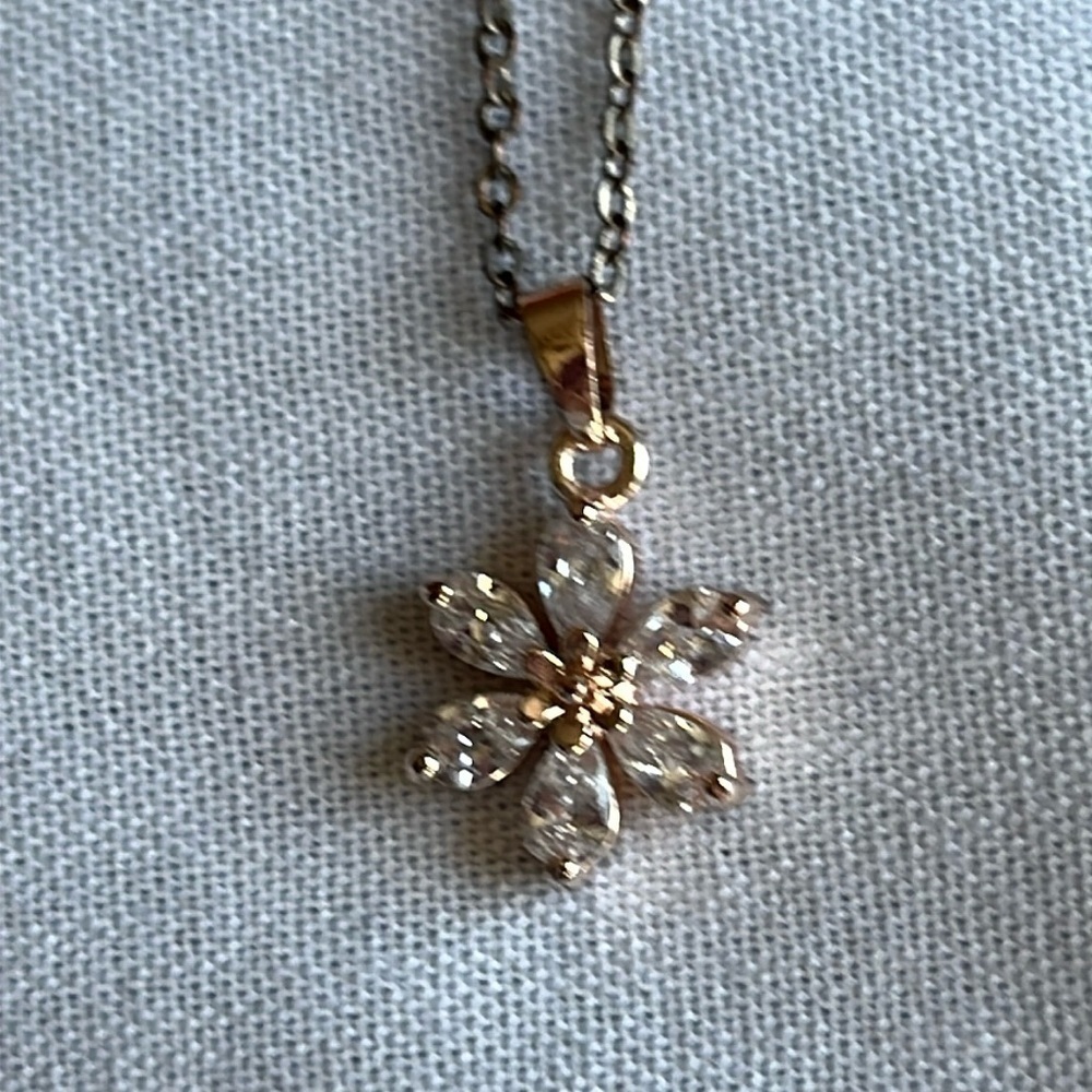Crystal Flower Pendant Necklace Gold Tone Dainty Floral Sparkle